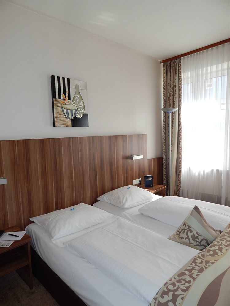 Astor 4*