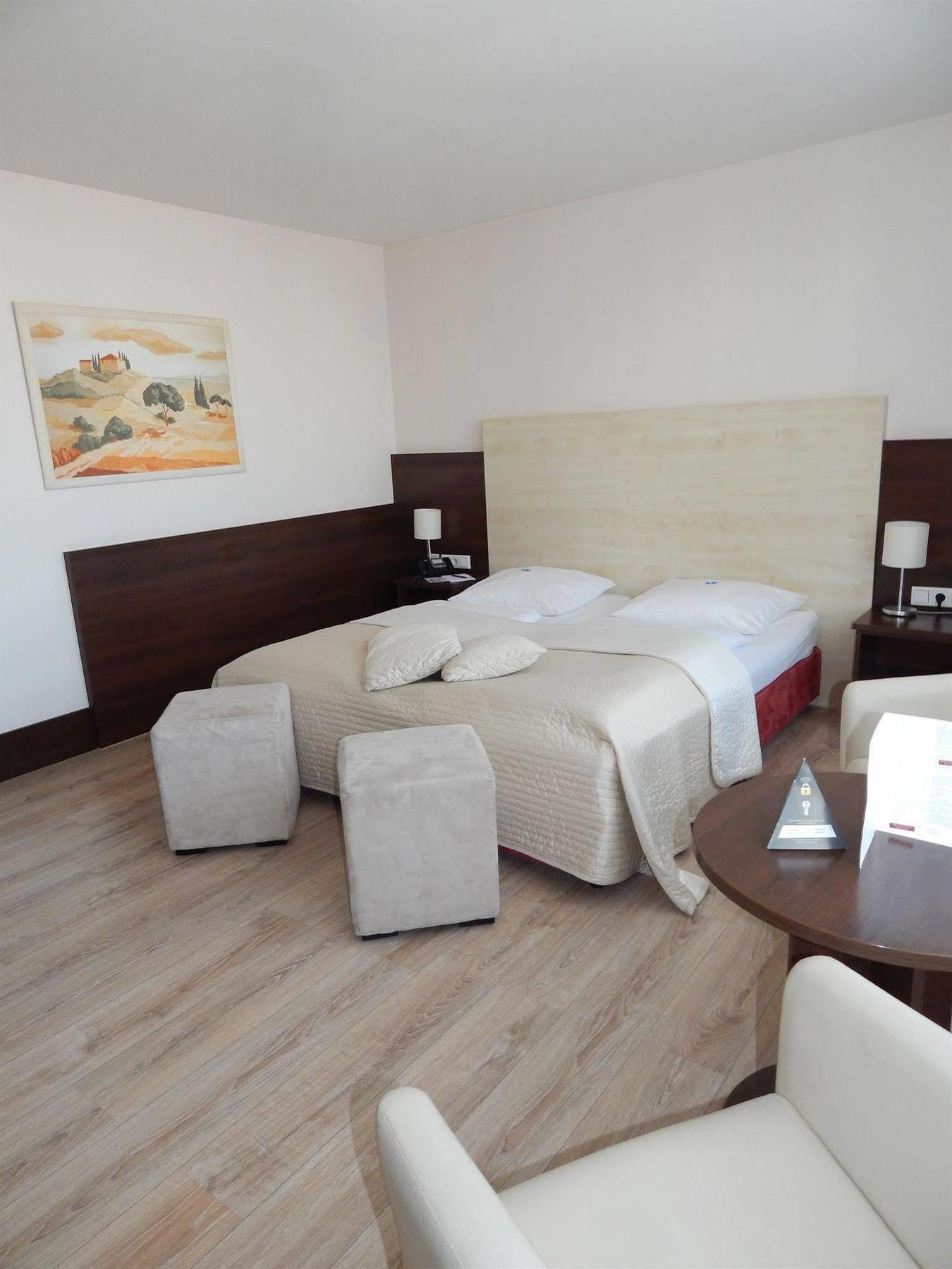 Astor Hotel 4*